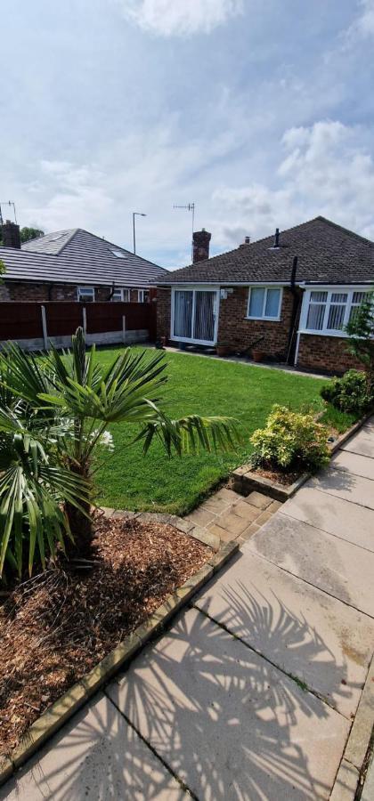 Holiday home Linksway House